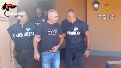 Giuseppe Simioli en el momento de su detención en su casa al norte de Roma el pasado 29 de julio.