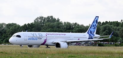 El último modelo de Airbus, el A321XLR en el aeropuerto de Hamburho-Finkenwerder.