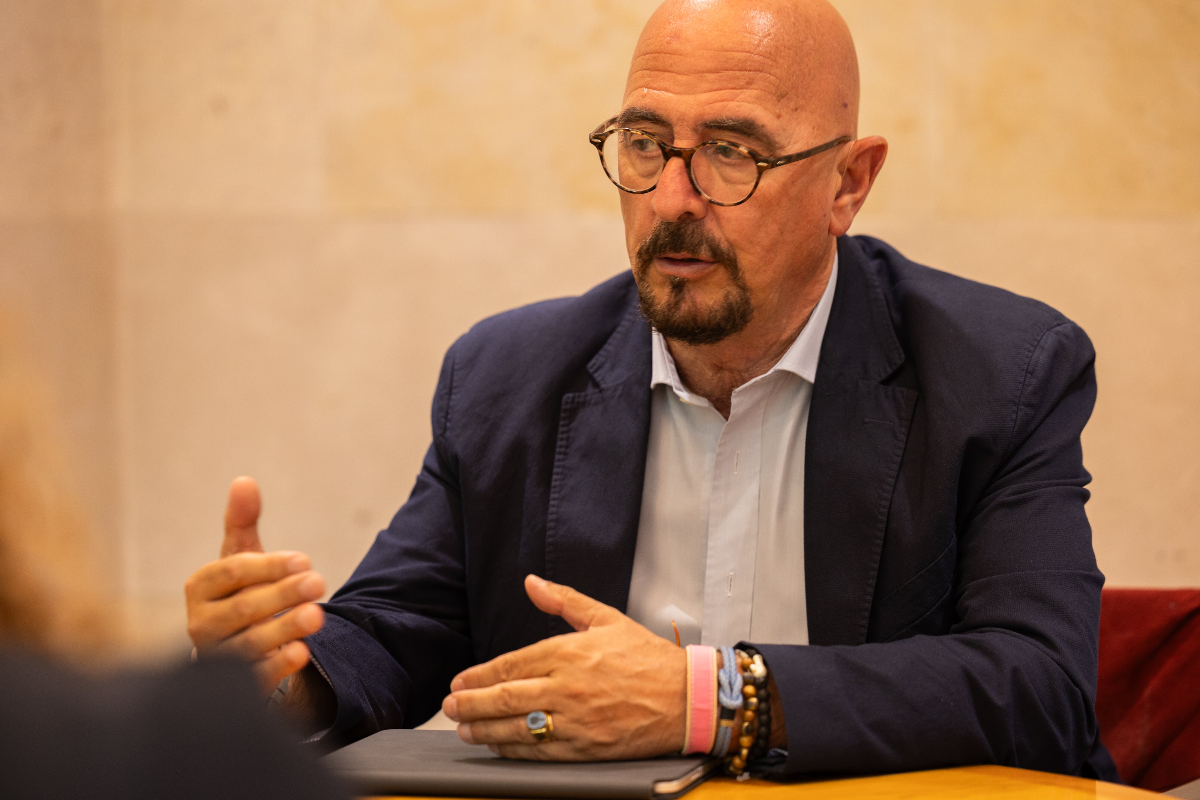  César Pascual, consejero de Salud del Gobierno de Cantabria, en un momento de la entrevista.