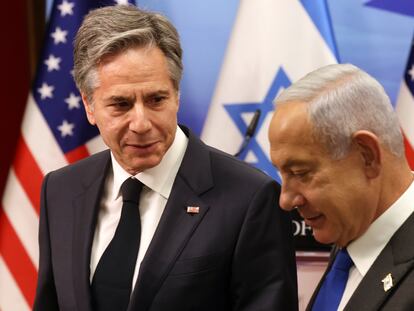 Antony Blinken, a la izquierda, junto a Benjamín Netanyahu, tras la conferencia de prensa de este lunes en Jerusalén.