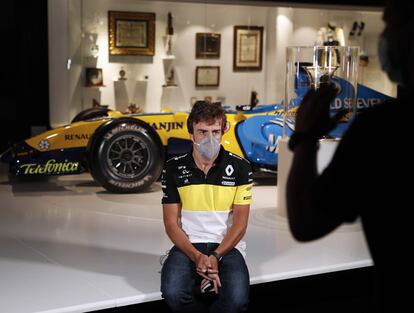 Fernando Alonso, este miércoles en la grabación de un documental en Llanera (Asturias).