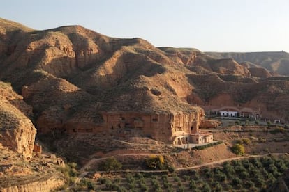 The Cuevas Almagruz interpretation center, a museum-exhibition center-workshop near the town of Purullena.