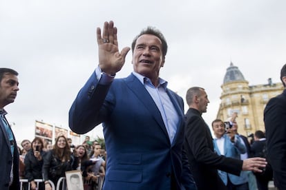 El actor Arnold Schwarzenegger se estrenaba como gobernador de California en 2003, cargo que ostentó hasta 2011. Aunque el intérprete de ‘Terminator’ se presentó por el partido republicano, no tiene reparo en atacar a Donald Trump, contra el que se ha enfrentado en más de una ocasión expresandose contrario a algunas de sus políticas como, por ejemplo, la del cambio climático.