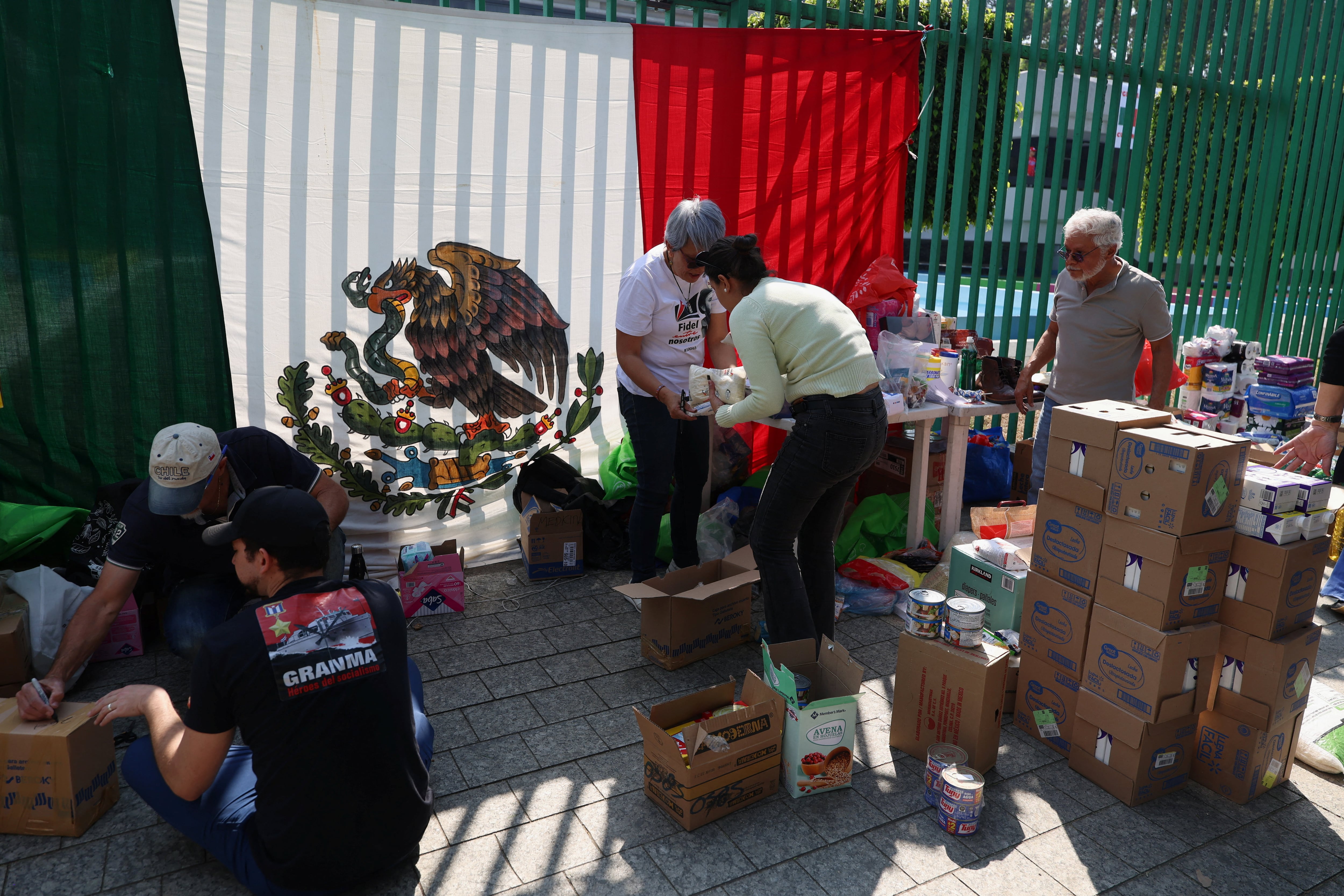 El núcleo duro de Morena impulsa la defensa de Sheinbaum hacia Cuba