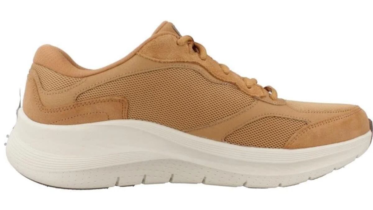 Las zapatillas Skechers se pueden combinar fácilmente.