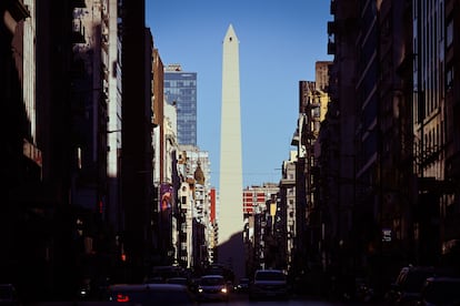 El Obelisco en Avenida Corrientes durante el segundo paro general al gobierno de Javier Milei, en Buenos Aires, el 9 de mayo de 2024.