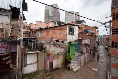 Vista do Parque Cidade Jardim a partir da favela Jardim Panorama.