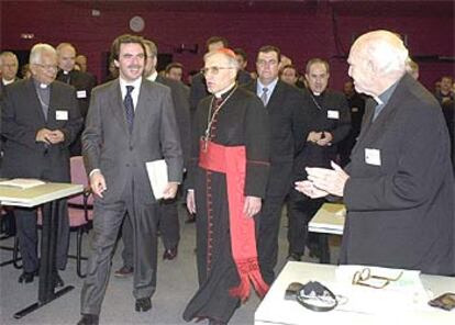 José María Aznar y el cardenal Rouco, en un congreso católico celebrado en El Escorial en mayo de 2002. 

/ EFE