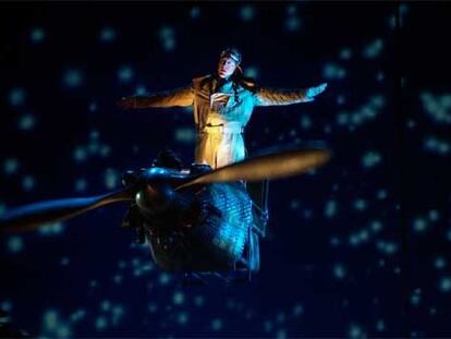 <i>El vuelo de Lindberg,</i> de Kurt Weill y Bertolt Brecht, por la Ópera de Lyon.