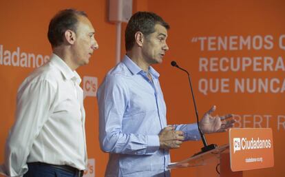 Toni Canto, a la derecha, con su compa&ntilde;ero de Ciudadanos Vicente Ten.