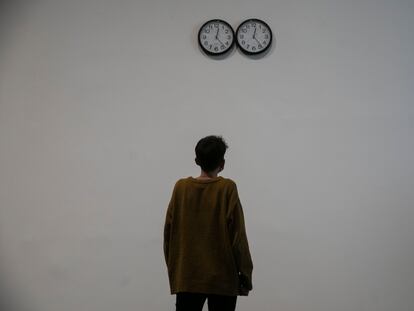 'Perfect Lovers', los relojes creados por Félix González-Torres en 1991, tal y como pueden verse en la exposición del Macba de Barcelona.