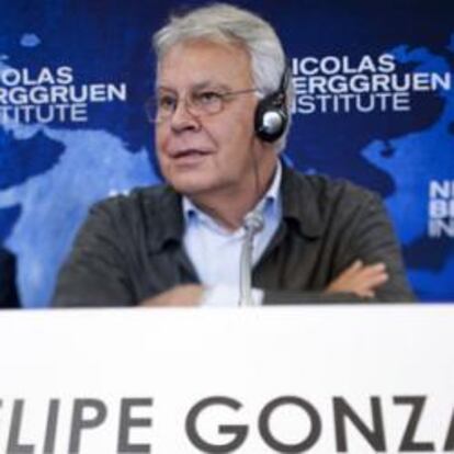 En primer término, Felipe González