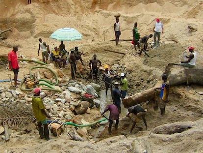 Mina de diamantes en Sierra Leona.