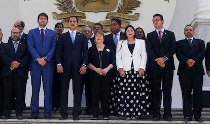 Michelle Bachelet, junto a Juan Guaidó, durante su visita a la Asamblea Nacional de Venezuela. 