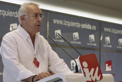 Cayo Lara, coordinador federal de IU, ayer durante la reunión del Consejo Político.