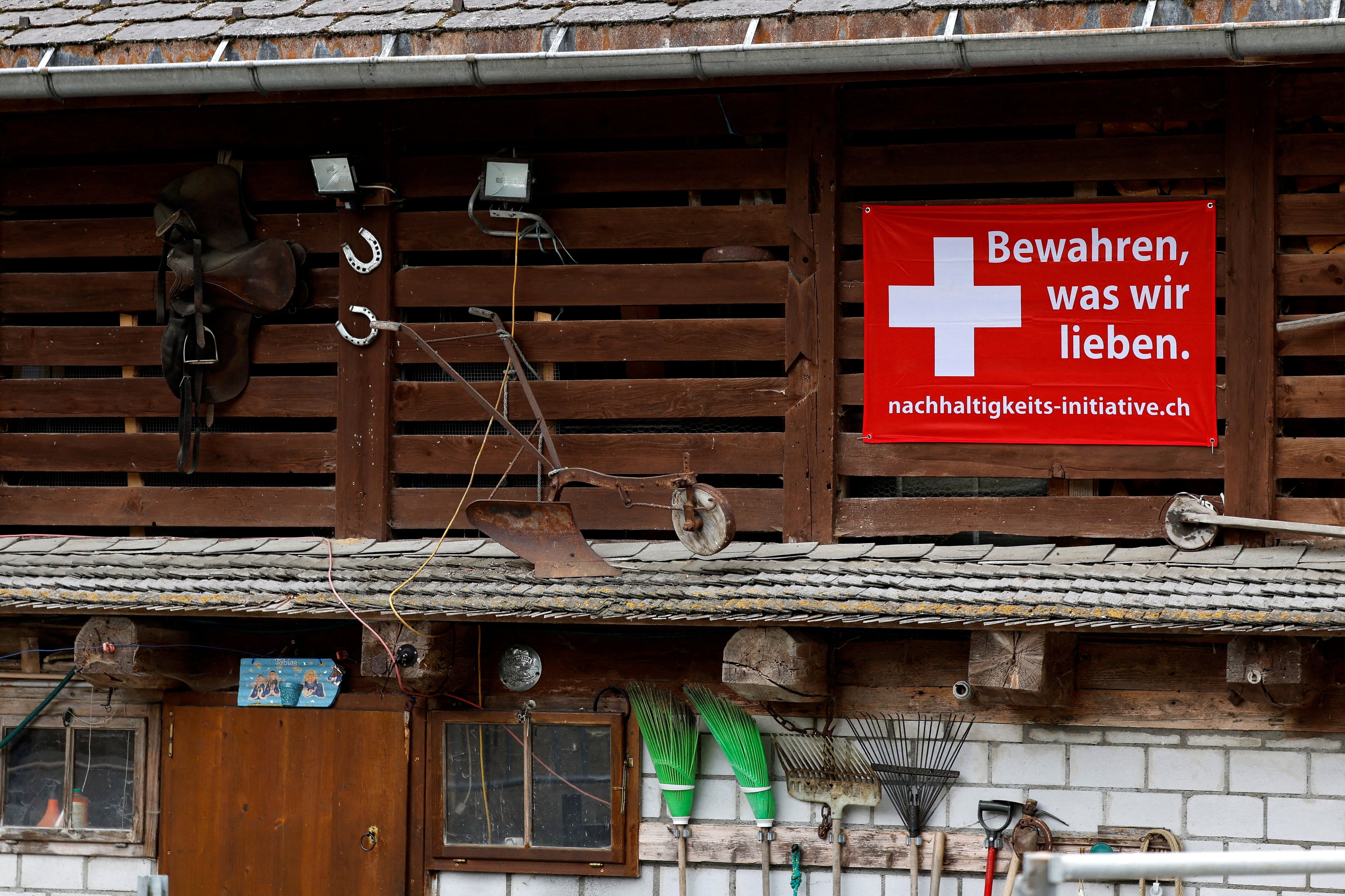 Suiza rechaza imponer un tope de 10 millones de habitantes a su población, según las proyecciones del referéndum