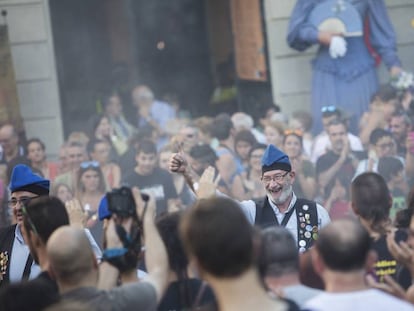 Els trabucaires de Gràcia marquen el tret de sortida de les festes.