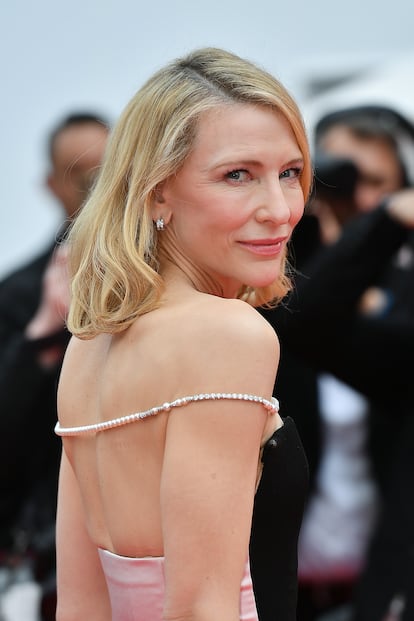 Cate Blanchett also wore Louis Vuitton jewelry.