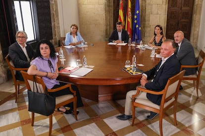 La Mesa del diálogo social se reúne en el Palau de la Generalitat.
