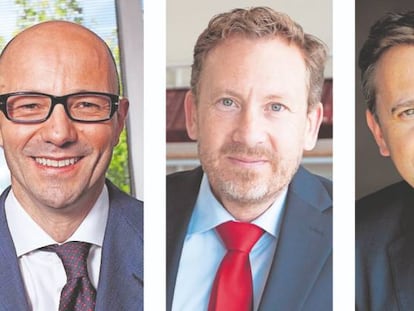 Desde la izquierda, Steven F. Mayer, nuevo presidente ejecutivo de Grifols, y los consejeros delegados de Almirall (Gianfranco Nazzi), Esteve (Stafan Schüberg), y Uriach (Oriol Segarra).