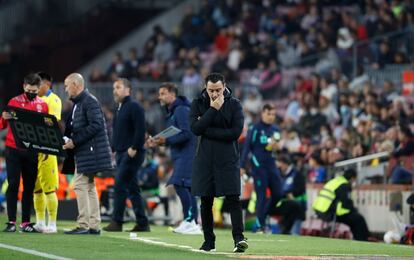 Xavi, durante el partido del Barcelona ante el Cádiz en el Camp Nou.