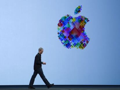 El responsable de Apple, Tim Cook, deja el escenario tras presentar novedades de la casa este junio