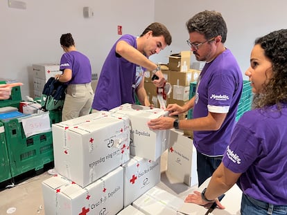 El grupo Mondelēz International asegura demostrar un año más su implicación en las comunidades en las que está presente. Así a lo largo de 2023, 133 empleados en España invirtieron 395 horas en ocho actividades de voluntariado, con Cruz Roja, SEO/Birdlife, la Asociación Alpi, Amavir o la Fundación A LA PAR. Estas acciones se enmarcan en el programa MDLZ Changemakers que, dona recursos, y talento de los empleados con el objetivo de generar un impacto positivo en las comunidades en las que desarrolla su negocio.