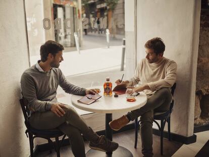 Miguel Sánchez y Kiko Requena crearon Café Leather en 2016. Ahora se alían con Cardhu, una casa con más de 200 años de historia.