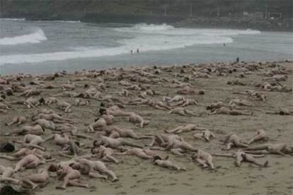 Gente desnuda en San Sebastián posa para Stephen Tunick.