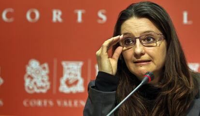 La diputada de Compromís Mònica Oltra, en las Cortes Valencianas, este viernes.
