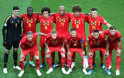 Os 11 jogadores da Bélgica antes do jogo.