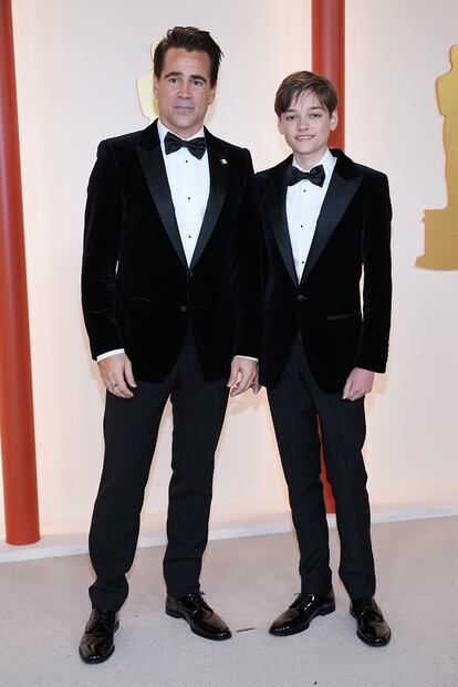 Colin Farrell, nominado a mejor actor protagonista por Almas en pena de Inisherin, acudió acompañado de su hijo, Henry Tadeusz Farrell. Ambos van vestidos de Dolce & Gabbana.