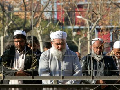 Muslims praying in a public square in Badalona before the town mayor announced it was to be forbidden.