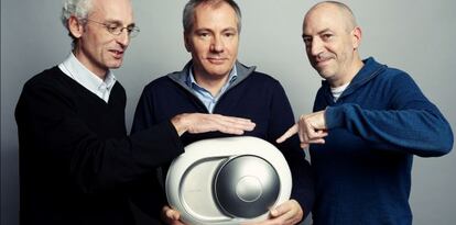 Los fundadores de Devialet, Pierre-Emmanuel Calmel, Quentin Sannié y Emmanuel Nardin.