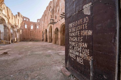 Interior de la iglesia de San Martín, en el Pueblo Viejo de Belchite.