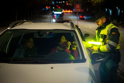 Control de alcoholemia y drogas masivo con la Guardia Civil, el 19 de diciembre durante la campaña especial de la DGT.