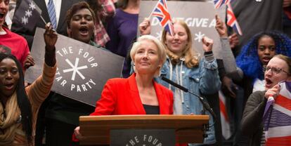 Emma Thompson, em uma cena da série 'Years and years'