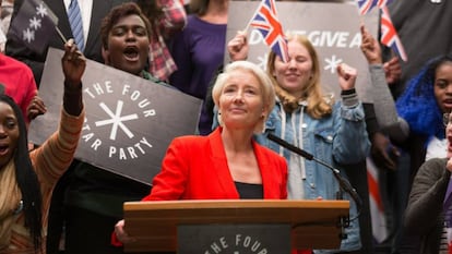 Emma Thompson, em uma cena da série 'Years and years'