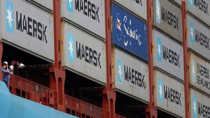 Contenedores de la compa&ntilde;&iacute;a Maersk en uno de sus barcos.