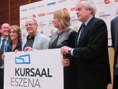 El alcalde de San Sebastián, Juan Karlos Izagirre, en el centro, en la presentación de las actividades de Kursaal Eszena. 