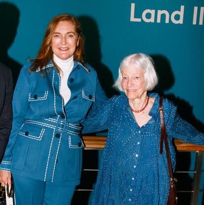 Francesca Thyssen y Joan Jonas en la exposición de Jonas en el Museo Thyssen. |