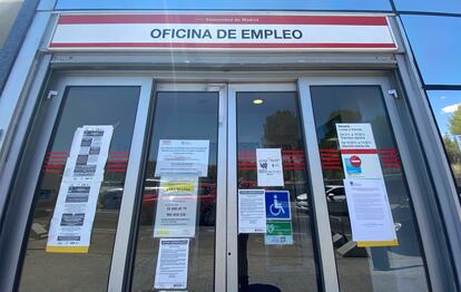 Entrada a una oficina del SEPE.