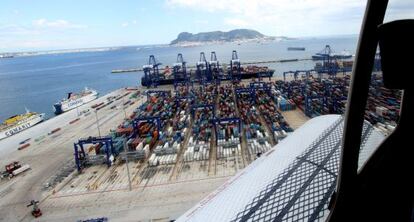 Vista a&eacute;rea del puerto de Algeciras. 