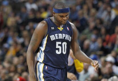 Randolph, de los Grizzlies, decepcionado tras ser sancionado con falta ante Denver.