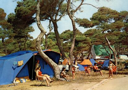 El camping El Saler, en Valencia, en 1967, en una postal de García Garrabella y Cía.