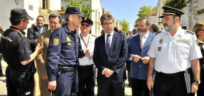 Ignacio Cosid&oacute;, en la inauguraci&oacute;n del centro de Linares.