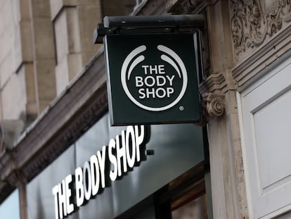 Tienda The Body Shop en la calle londinense de Oxford Street, Reino Unido.