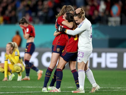 Las jugadoras españolas celebran tras ganar a Suecia en la semifinal del Mundial femenino de fútbol.