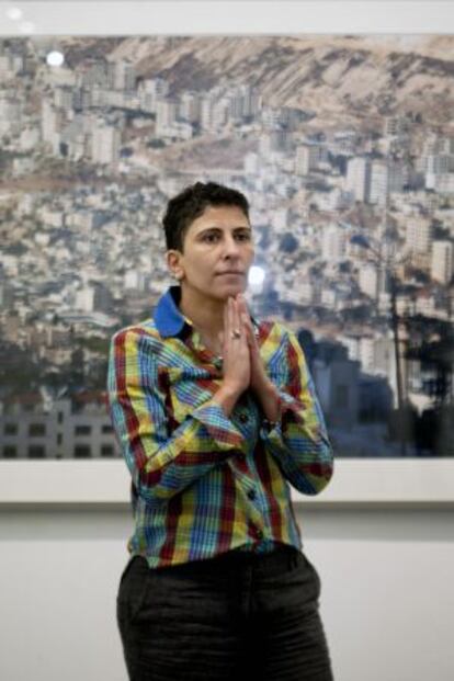 La fotógrafa Ahlama Shibli, en el Macba.
