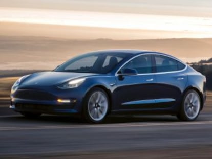 Elon Musk entrega las primeras unidades con el que Silicon Valley quiere cambiar el mundo del motor